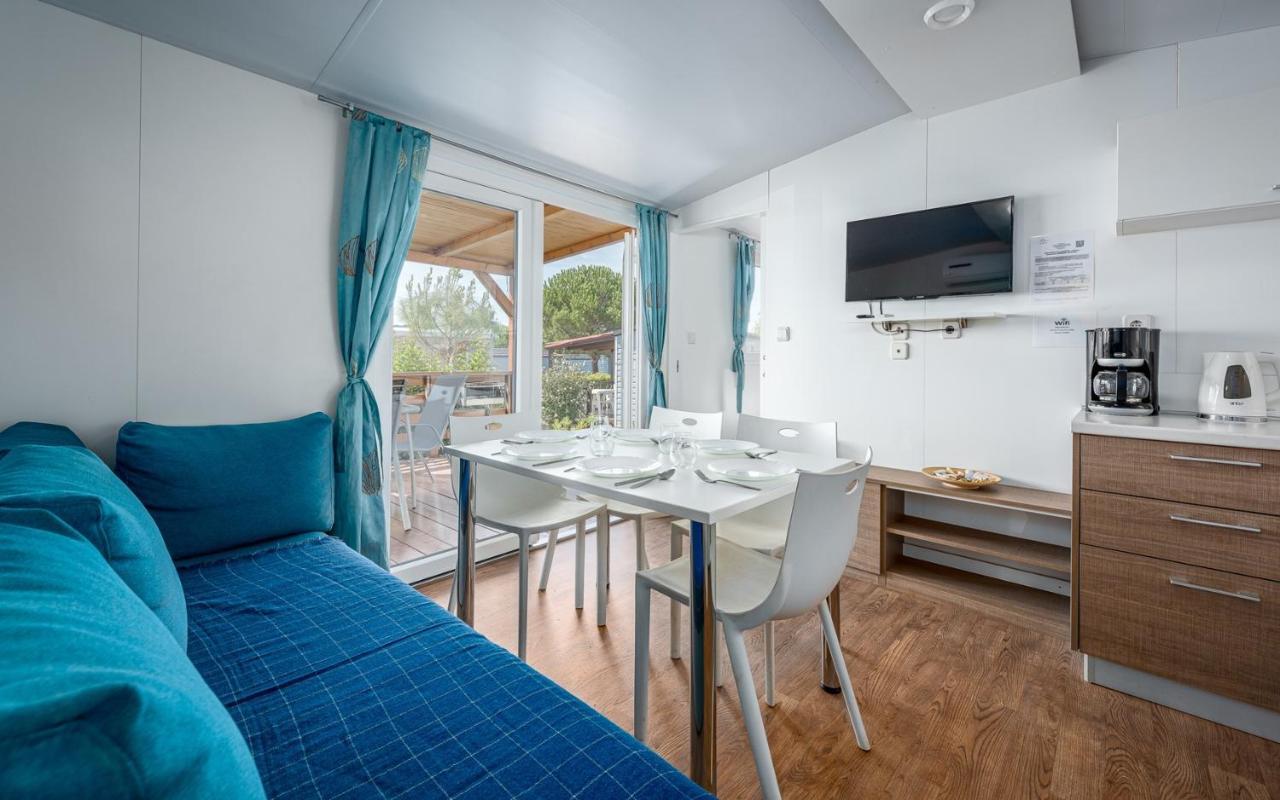 Panorama Mobile Homes In Camping Park Umag Room photo